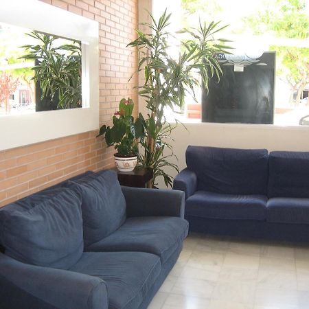Hostal Madruga Elx Buitenkant foto