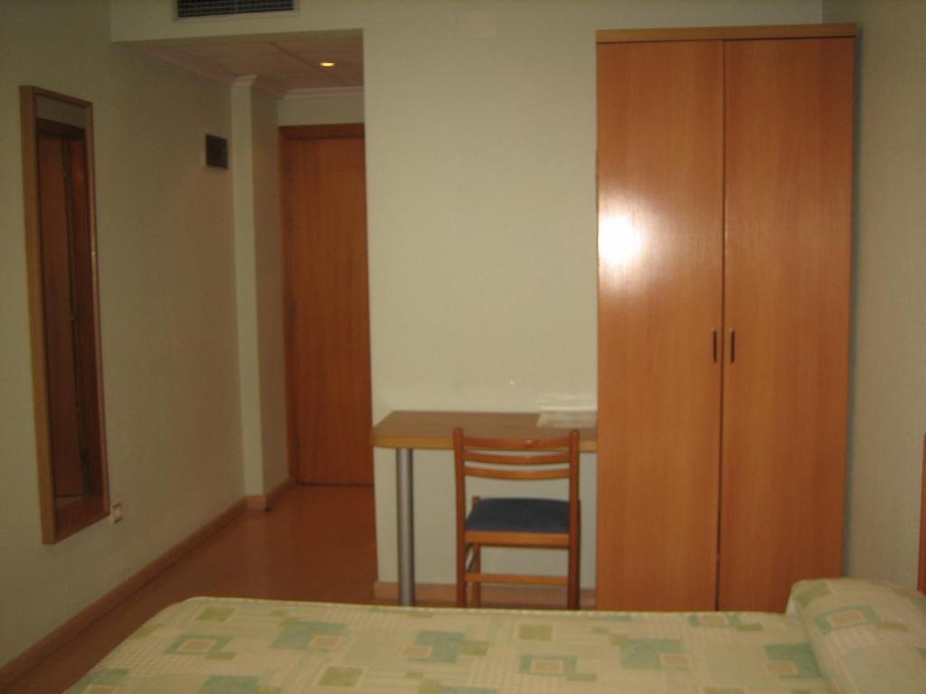 Hostal Madruga Elx Buitenkant foto