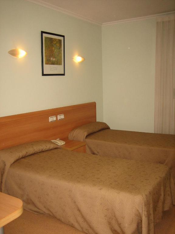 Hostal Madruga Elx Buitenkant foto