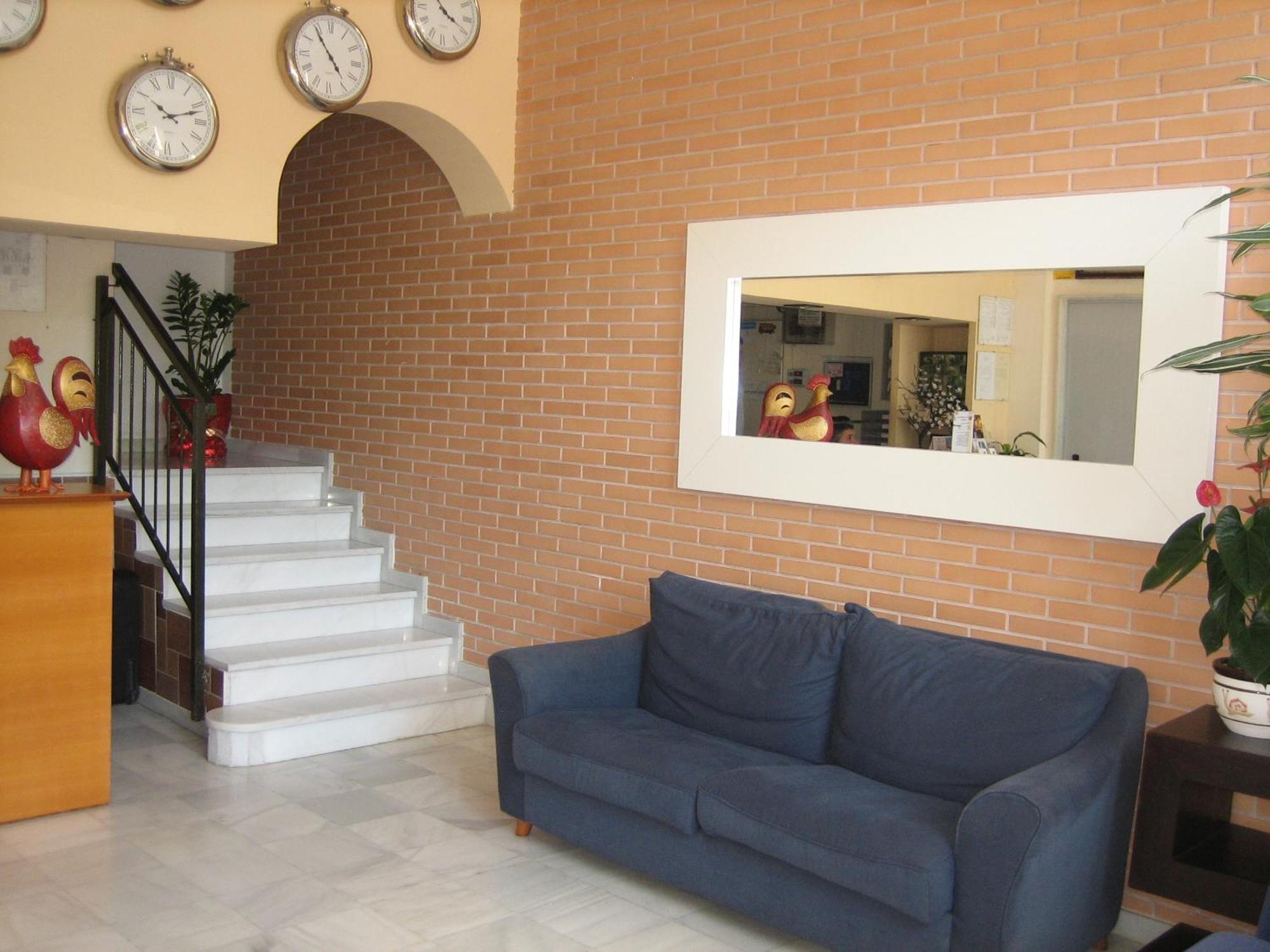 Hostal Madruga Elx Buitenkant foto