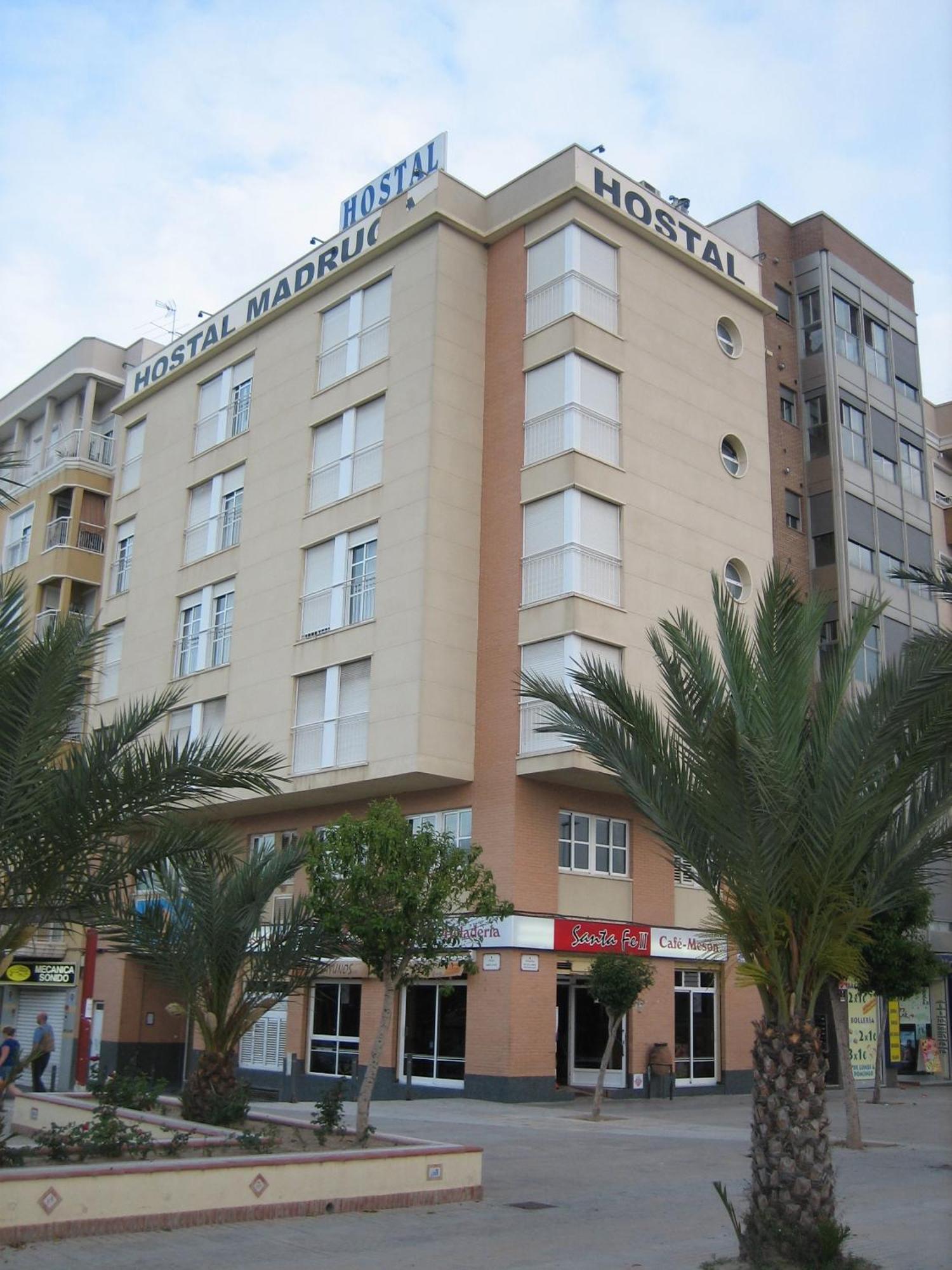 Hostal Madruga Elx Buitenkant foto